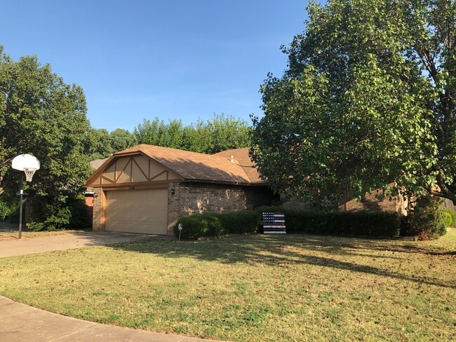 Building Photo - 3316 Homestead Ct