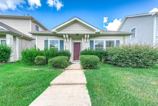 Building Photo - 6162 Settlers Lake Cir E