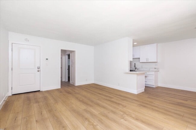 Living Area - 811 Buena Vista