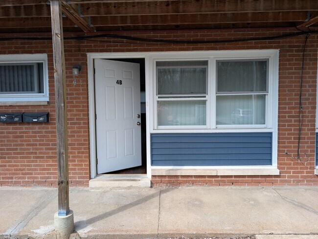 Photo - 1213 N Indiana St