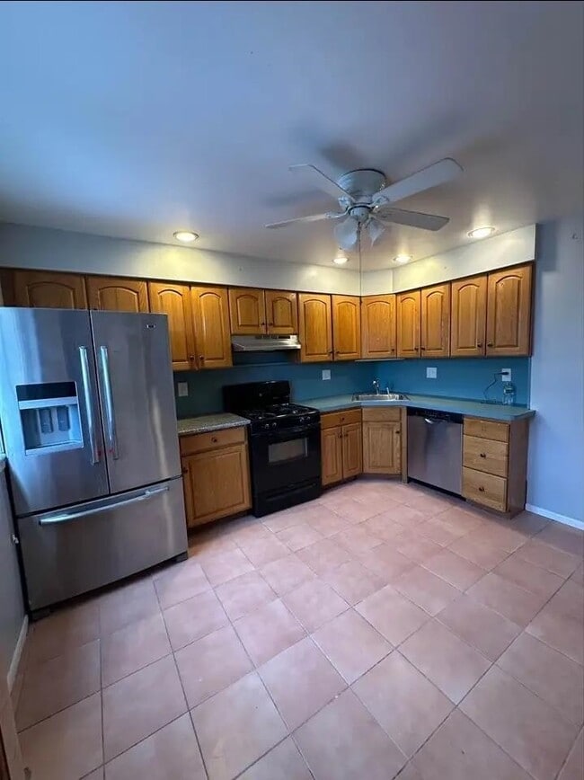 Photo - 71 W 16th St Unit 2