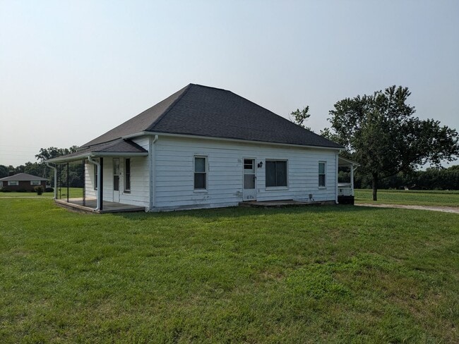Photo - 194 Johnson Rd