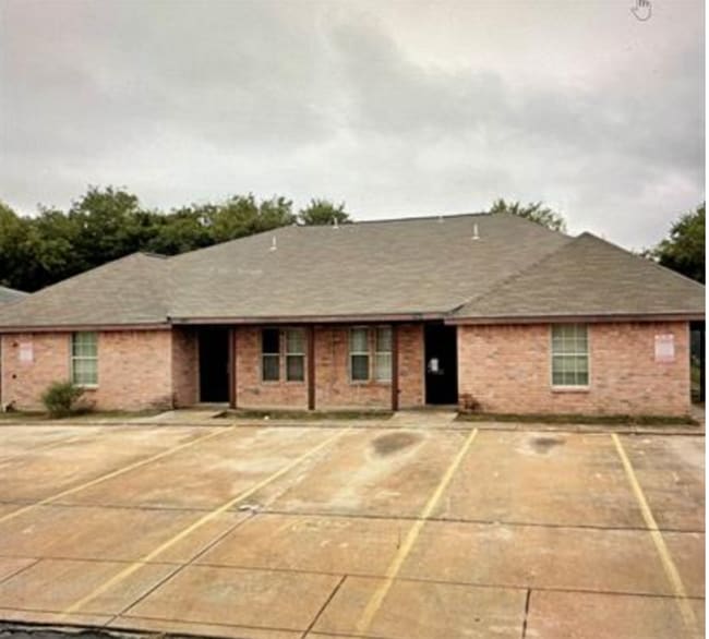 Photo - 7625 Windsor Oaks