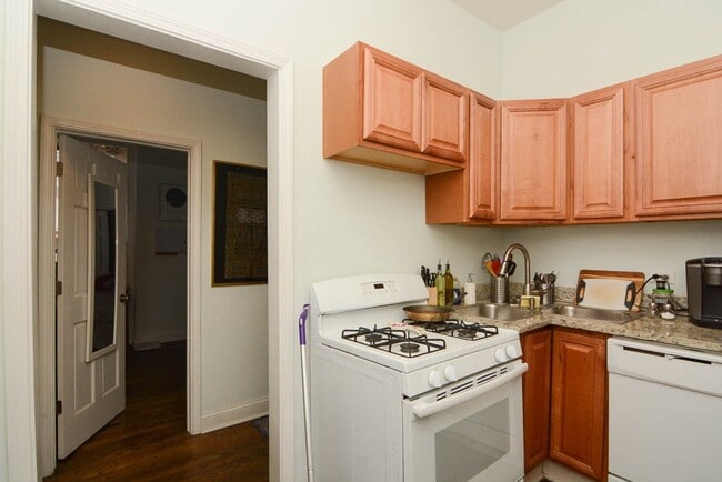 Photo - 2347 W 24th Pl Unit R2