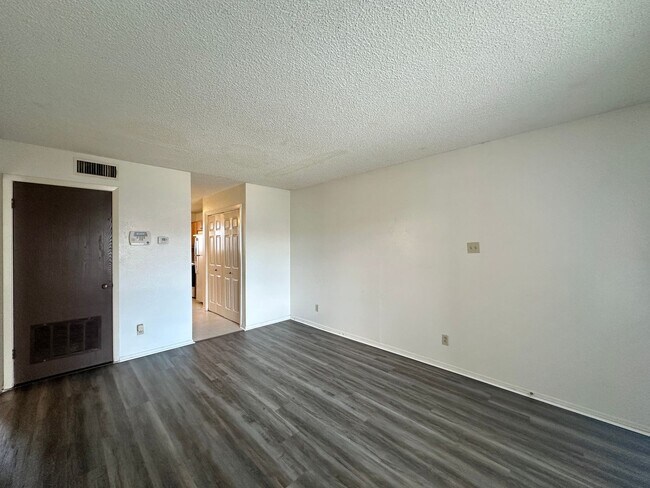 Photo - 1304 Quail Cir Unit B