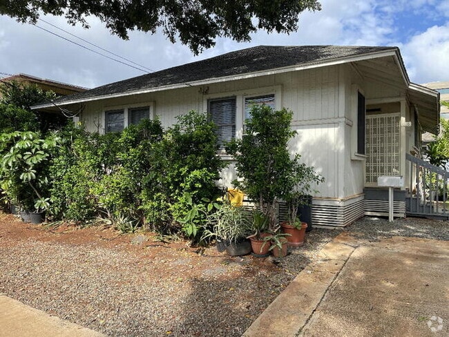 Building Photo - To register for the showing time below, no... Rental