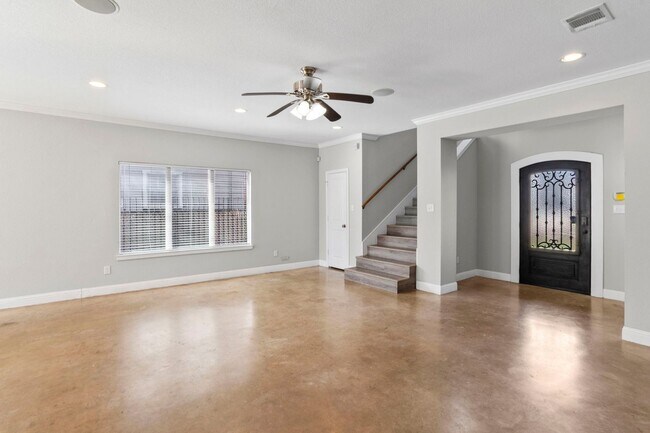 Photo - 2825 Gordon Ave