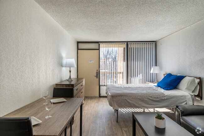 Studio, 1 BA - 250 Sq Ft