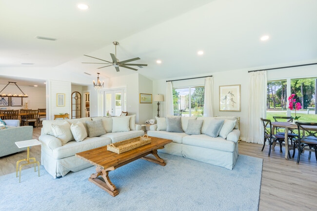 1967 NW Palmetto Terrace