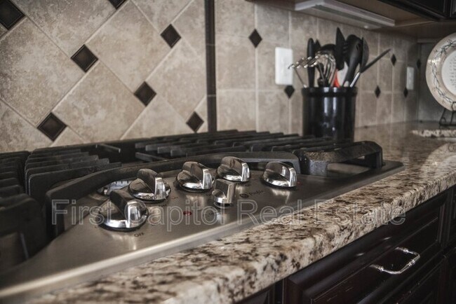 Photo - 8971 Amelung St