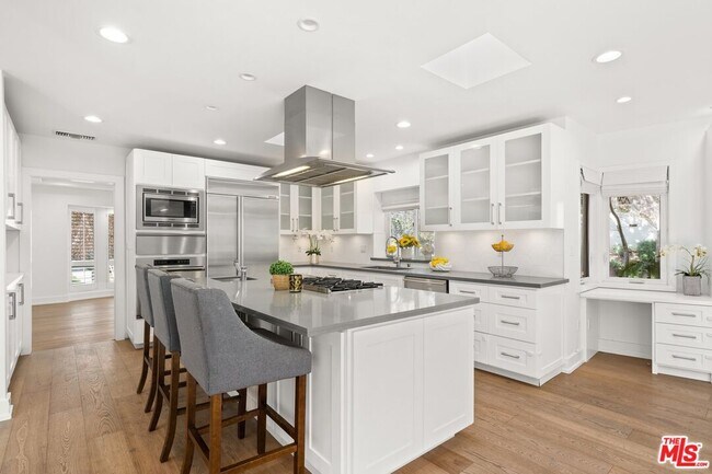 Photo - 2400 S Beverly Dr