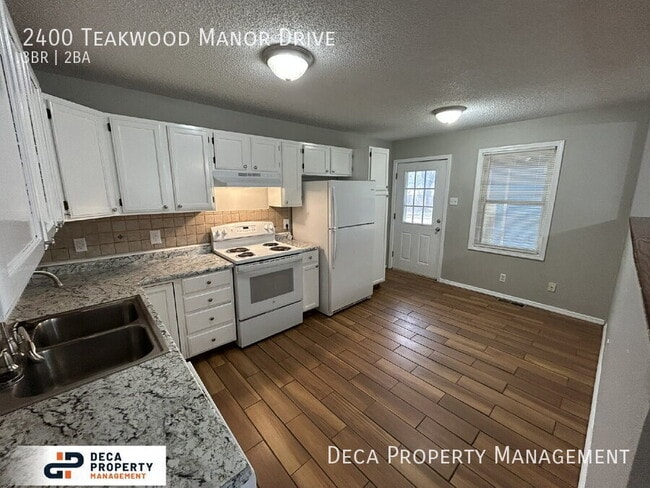 Photo - 2400 Teakwood Manor Dr