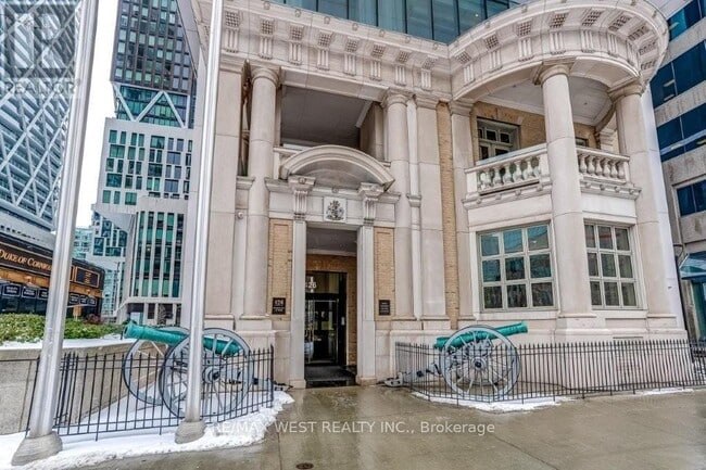 Photo - 426 University Ave Unité 2210