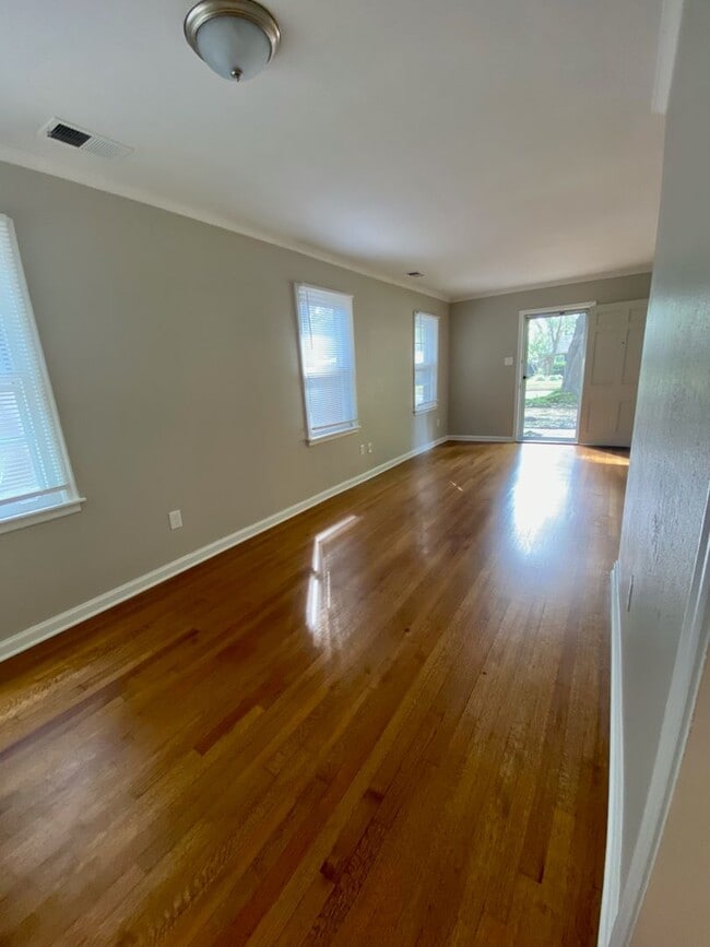 Photo - 3 bed, 1 bath in Colonial Acres near Quince and Colonial