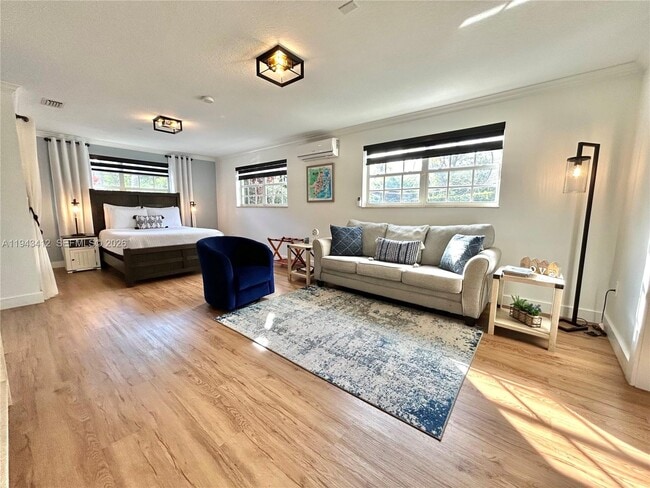 Building Photo - 7999 SW 58th St Unit Efficiency