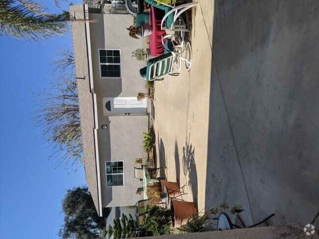 Building Photo - 15043 Larkspur St Rental