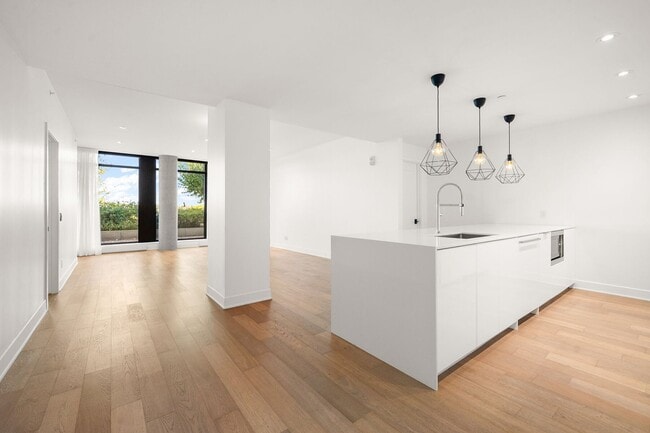 Photo - 1010 Rue de la Commune E Unit 106