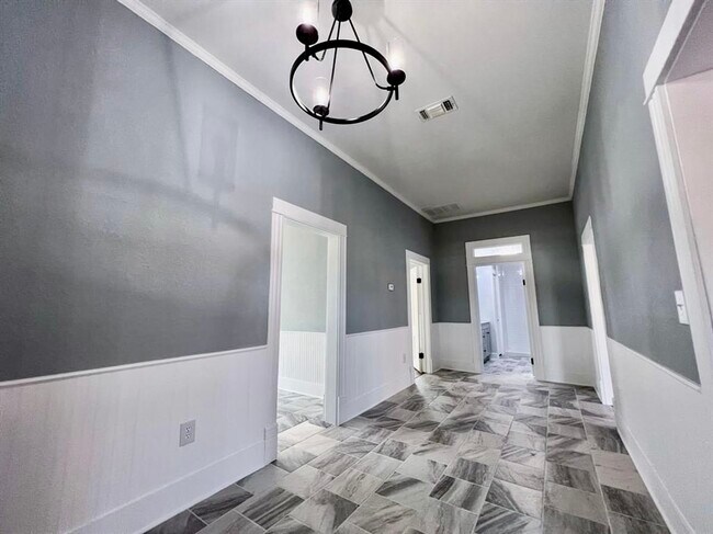 Photo - 622 Holbrook St