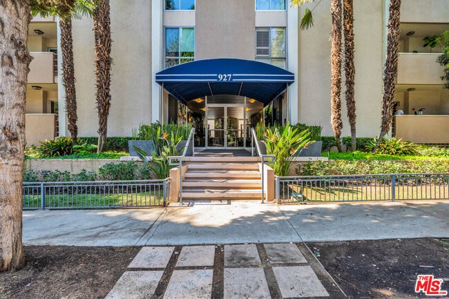 Photo - 927 Kings Rd Unidad 117