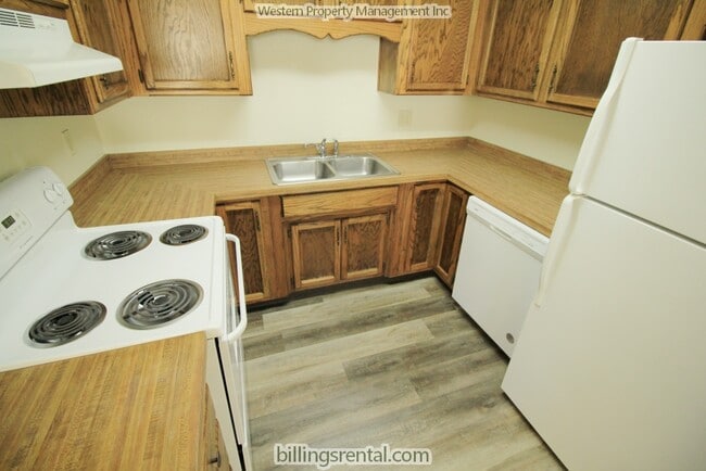 Kitchen - 1221 Yellowstone Ave Unit #A