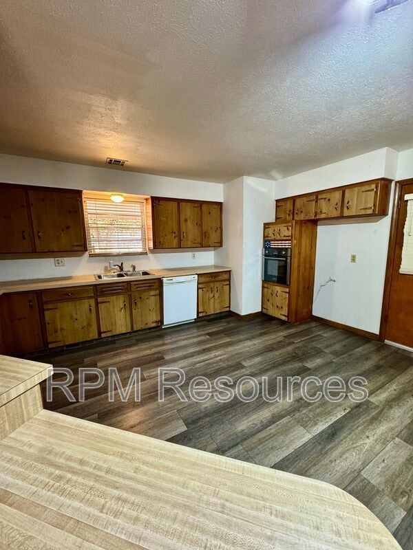 Photo - 1508 N Fordson Dr Casa