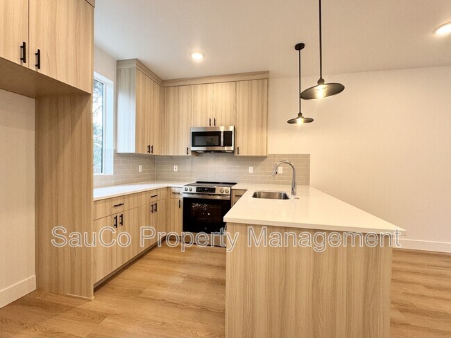 Photo - 4385 SE Tolman St