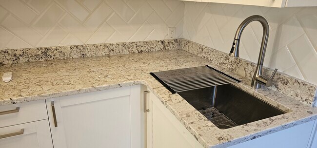 Photo - 521-513 13th St NW