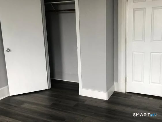 Photo - 570 Broad St