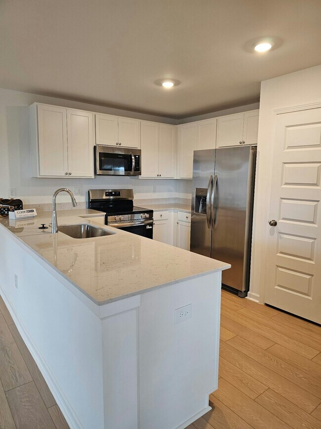 Photo - 112 Labrador Ln