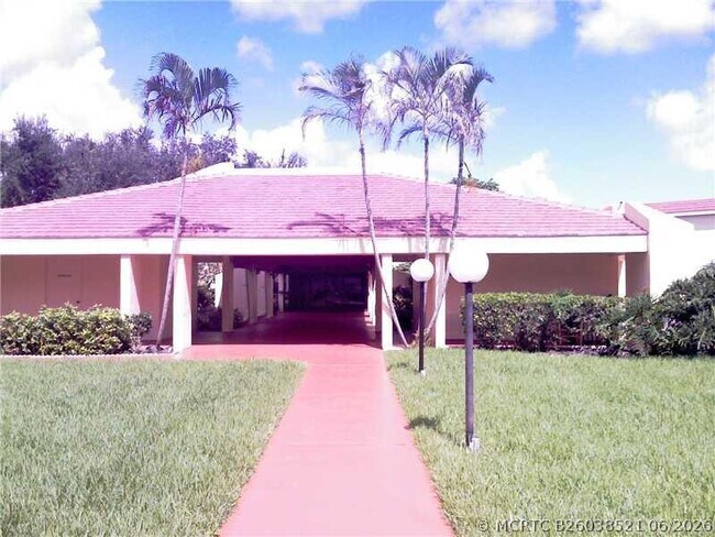 Photo - 6729 Coral Lake Dr Unit 6729