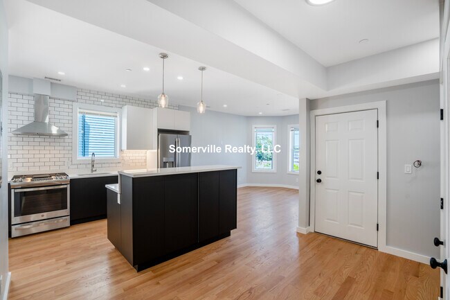 Photo - 27 Linden St Unit #3