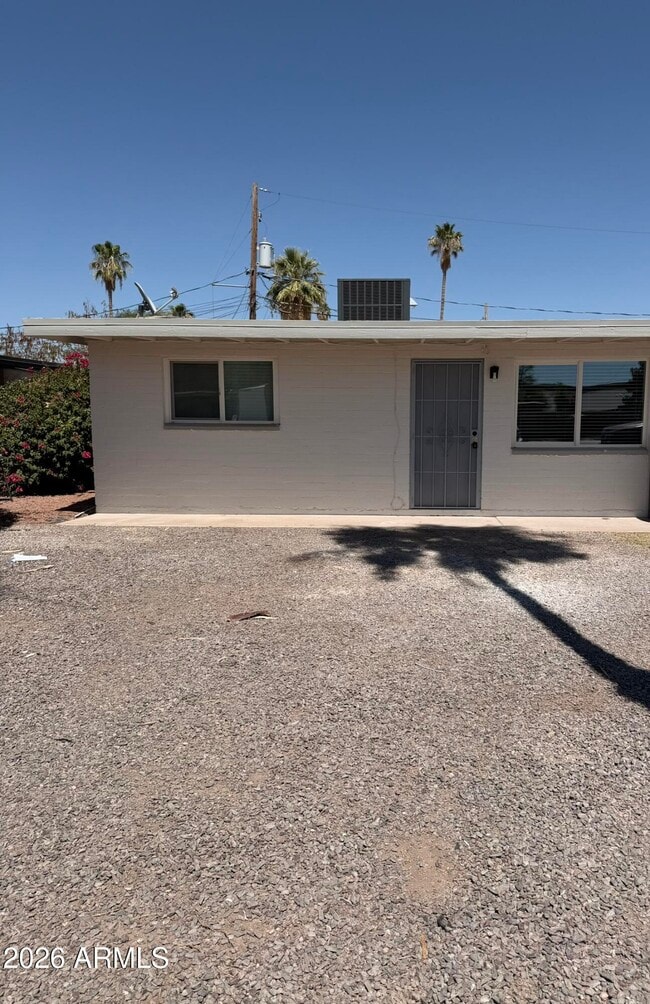 Building Photo - 909 S Kenwood Cir Unit A