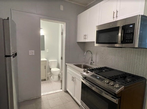Building Photo - 233 Lafayette St Unit 10 Rental