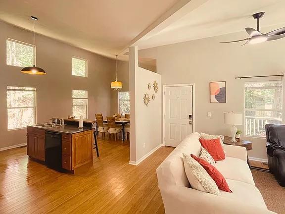 Photo - 837 Forrest Cir SE