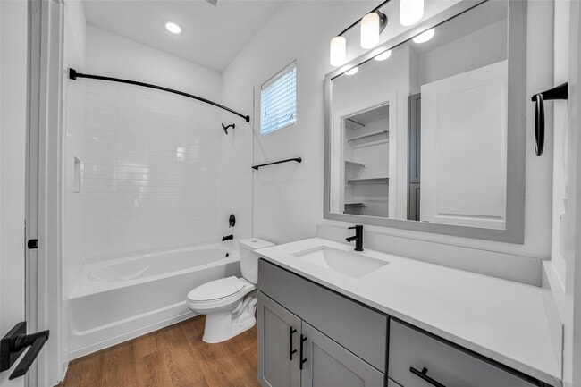 Building Photo - 1601 Mustang Dr