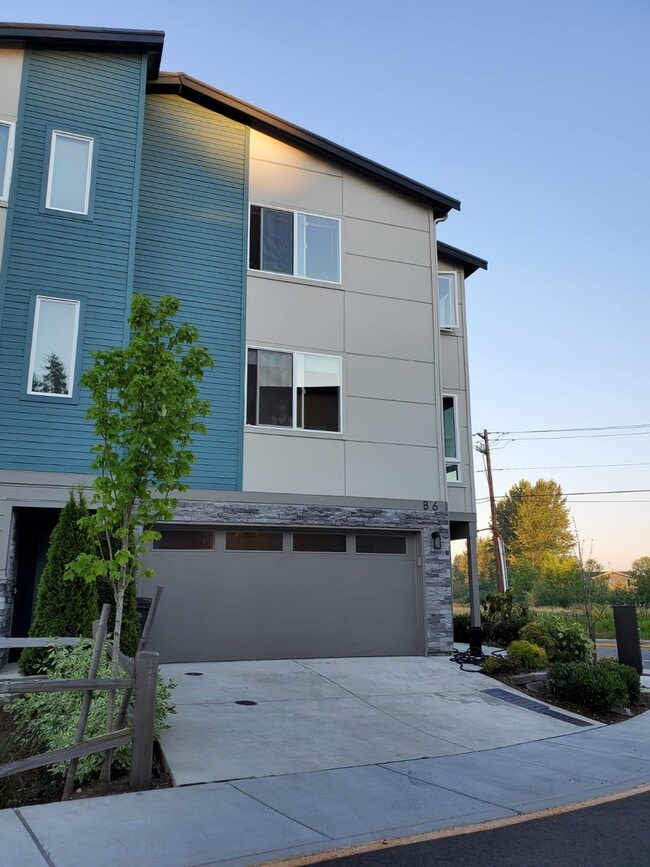 Front of the house - 17905 35th Ave SE Unit B6