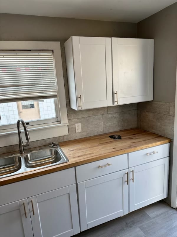 Photo - 343 W Judicial St