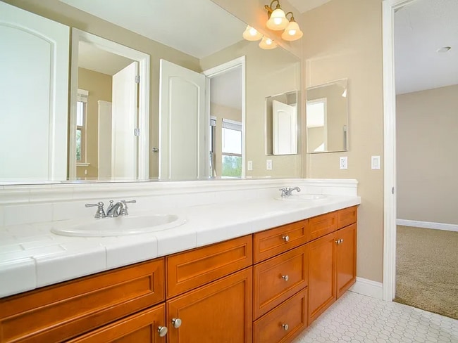 Photo - 5192 Piazza Pl