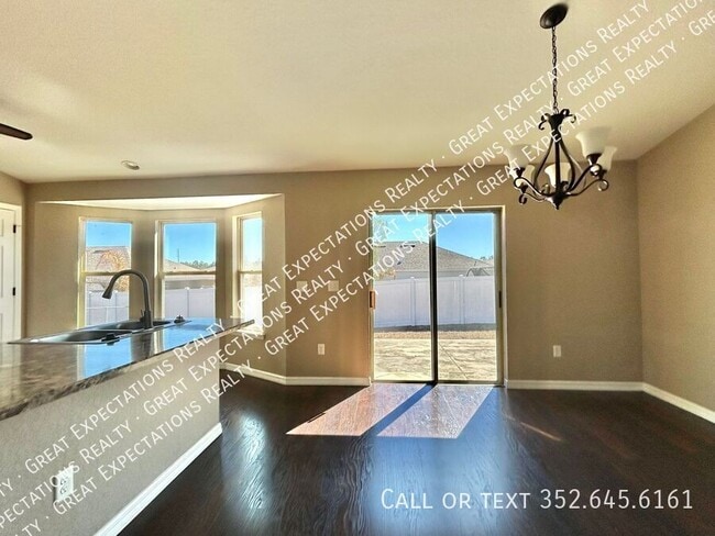 Photo - 648 W Marguerita Dr