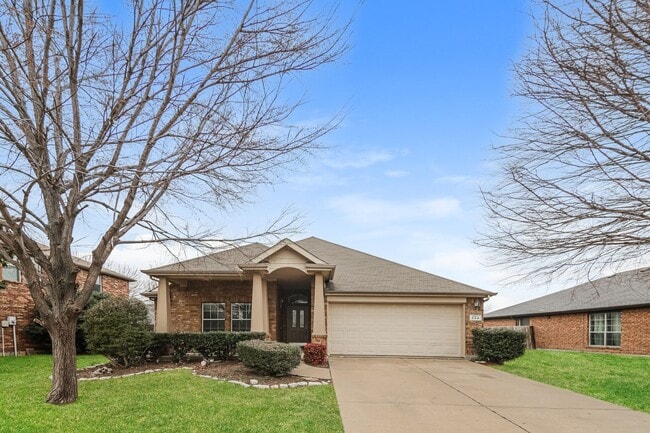 Building Photo - $1850 3 Bed/2 Bath/2 Garage Ready for Move-in Home in Mustang Creek