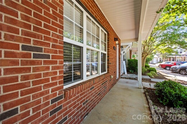 Photo - 148 Mangum Cir
