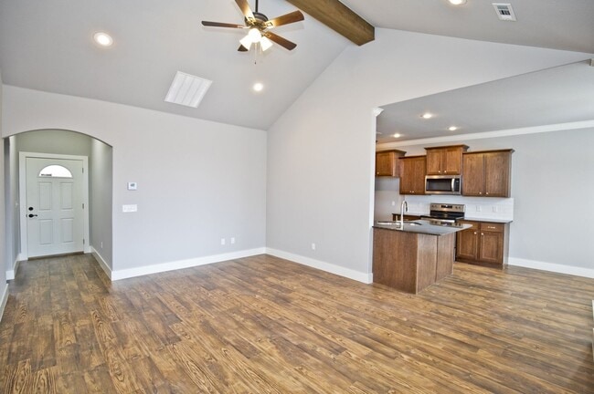 Photo - 303 Alder St