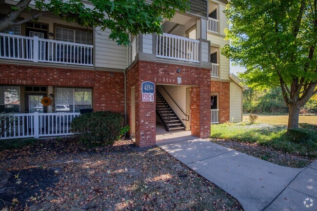 Building Photo - ***4254 NE Meadow Creek Circle #107*** Rental