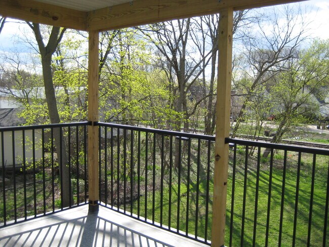 Building Photo - 2134 Winnebago St