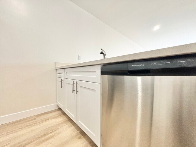 Photo - 1784 N. Sycamore Ave. Los Angeles, CA 90028 Unit 202