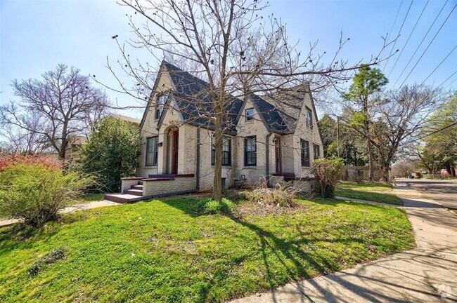 Building Photo - 404 Chautauqua Ave Rental