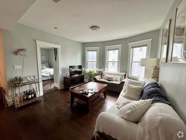 Building Photo - 147 Boston St Rental