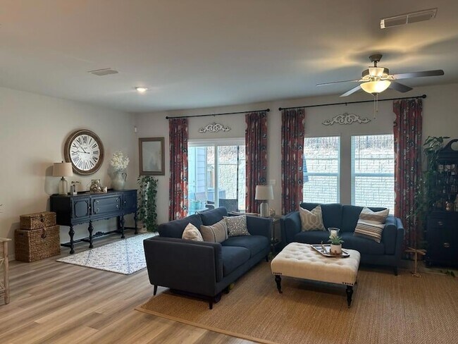 Photo - 108 Cedar Ln