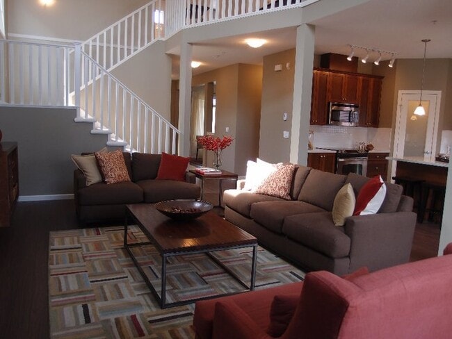 Photo - 10138 240 St