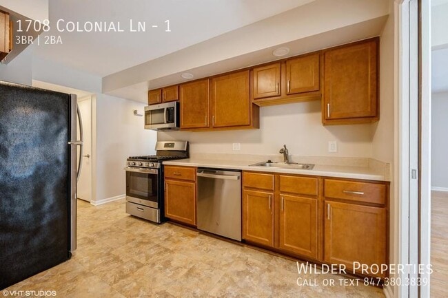 Photo - 1708 Colonial Ln
